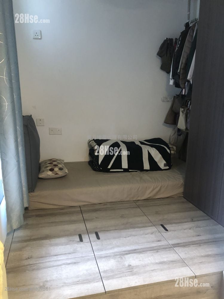 Kam Chun Court Sell 2 Bedrooms , 1 Bathroom 447 ft²