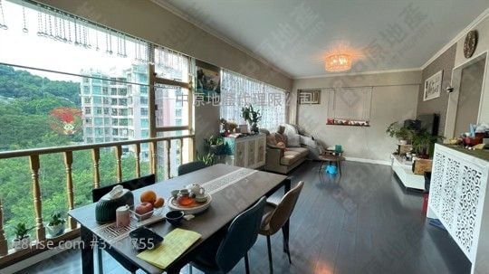 新峰花園 售盤 3 房 948 平方呎