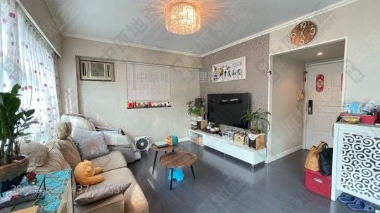 新峰花園 售盤 3 房 948 平方呎