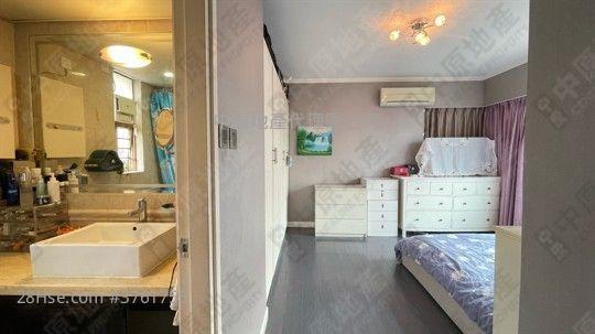 新峰花園 售盤 3 房 948 平方呎