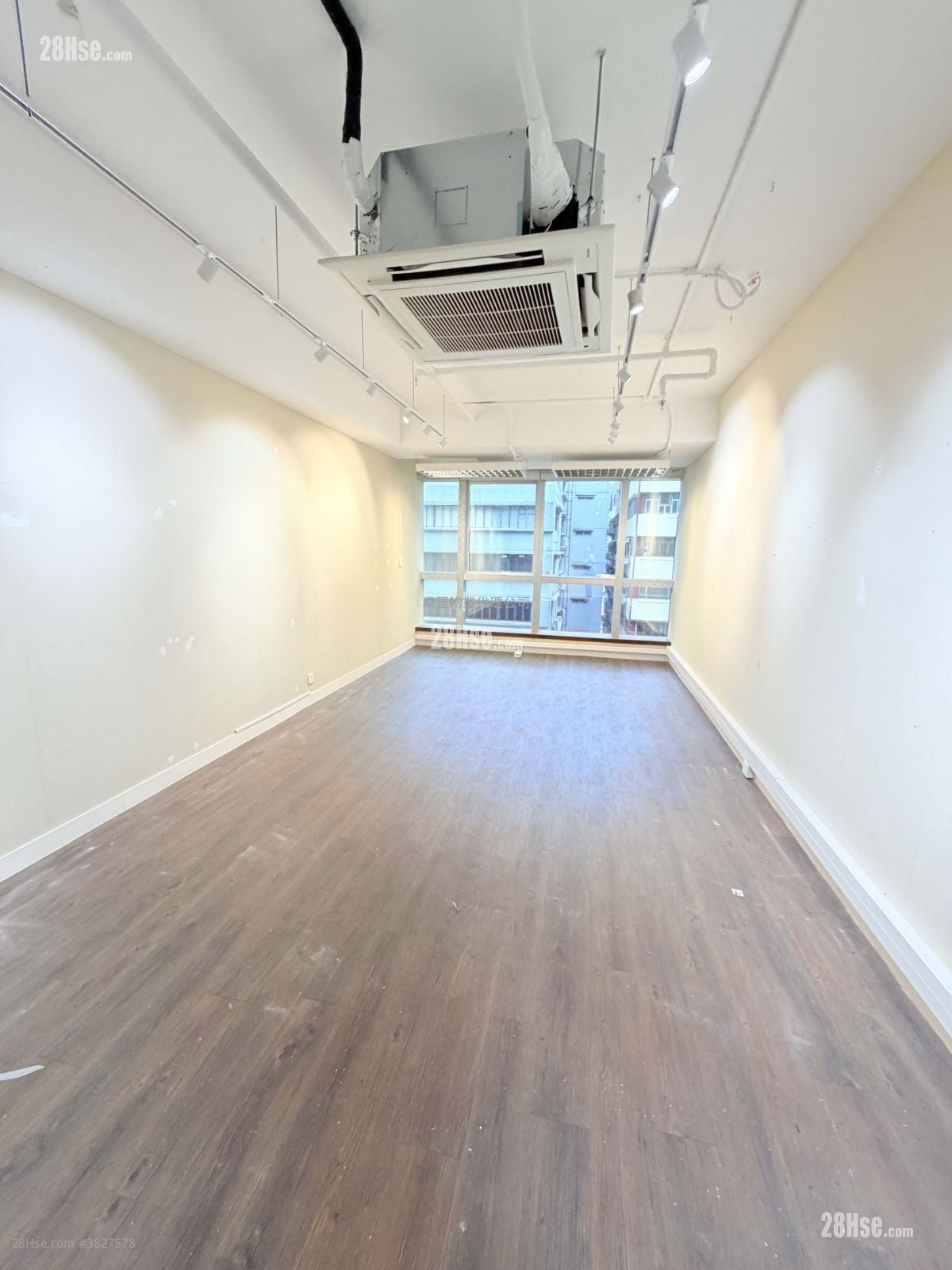 Sterling Centre Sell Studio , 1 Toilet 375 ft²