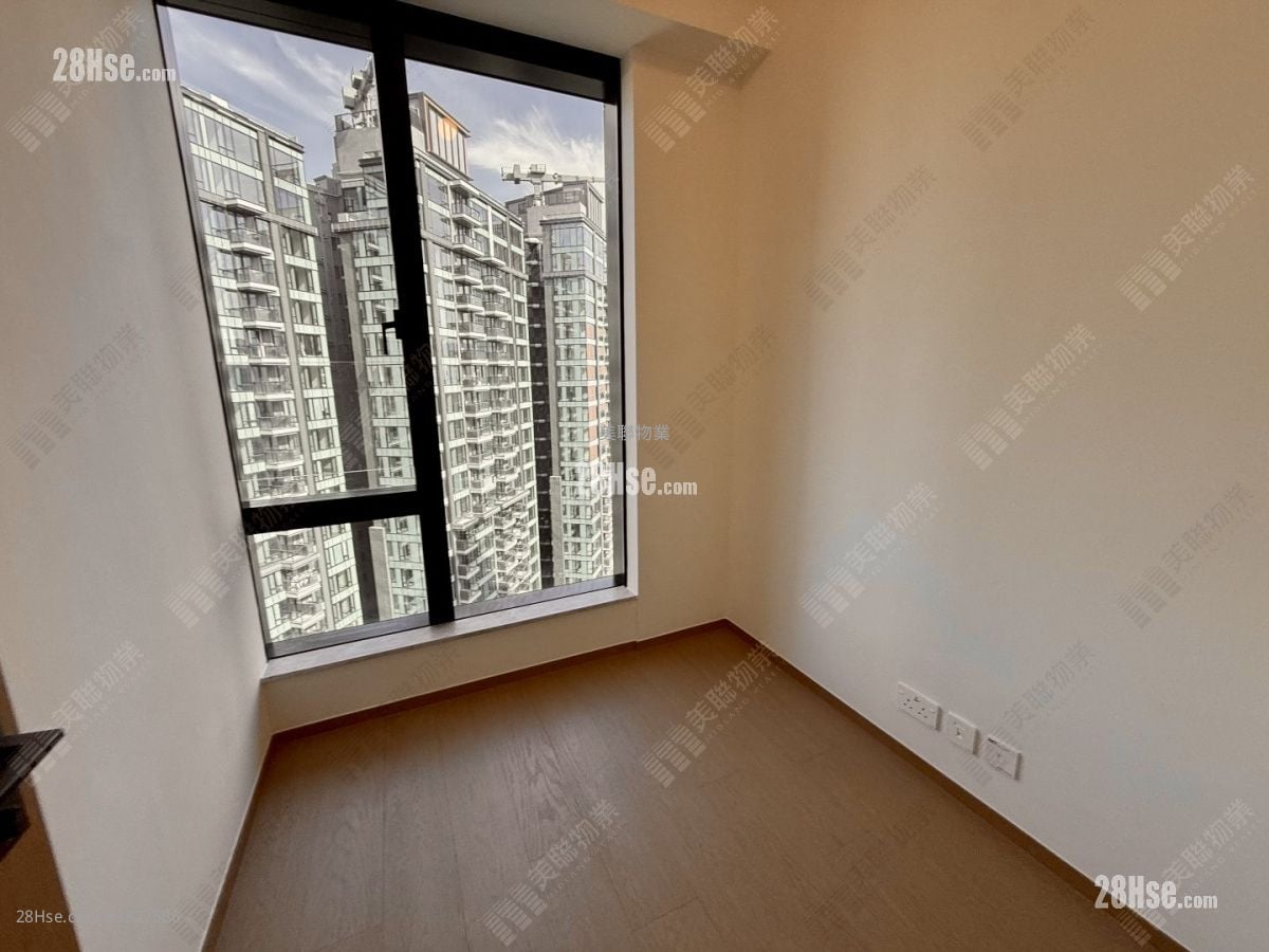 朗賢峯 租盤 3 房 , 2 浴室 760 平方呎