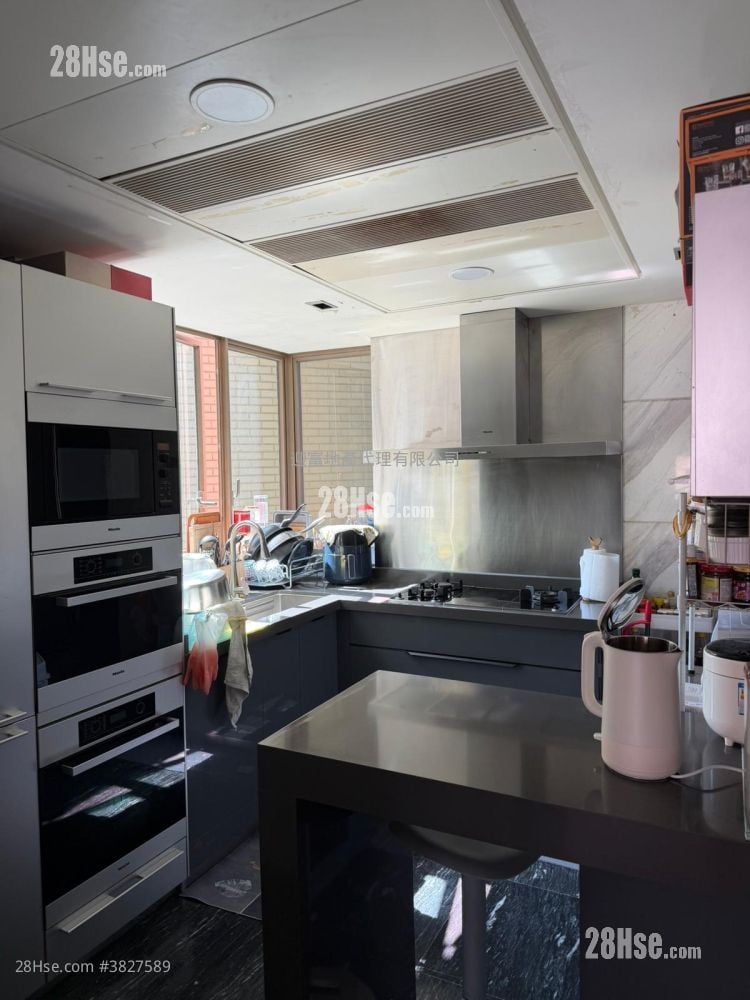 Celestial Heights Sell 5+ Bedrooms , 3 Bathrooms 1,662 ft²