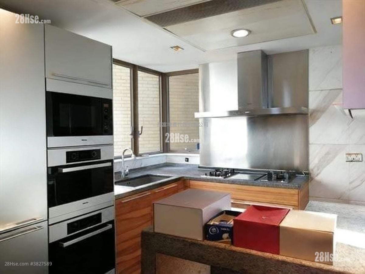 Celestial Heights Sell 5+ Bedrooms , 3 Bathrooms 1,662 ft²