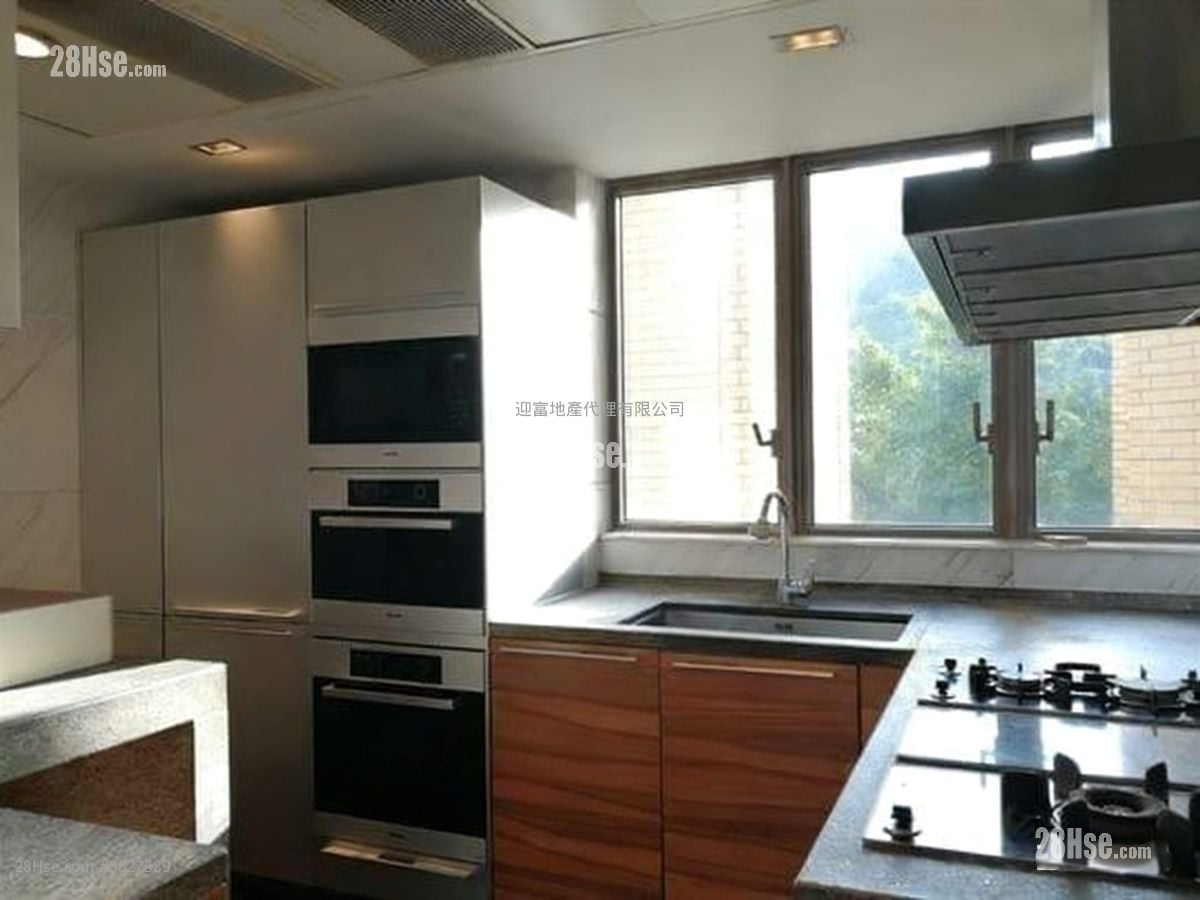 Celestial Heights Sell 5+ Bedrooms , 3 Bathrooms 1,662 ft²