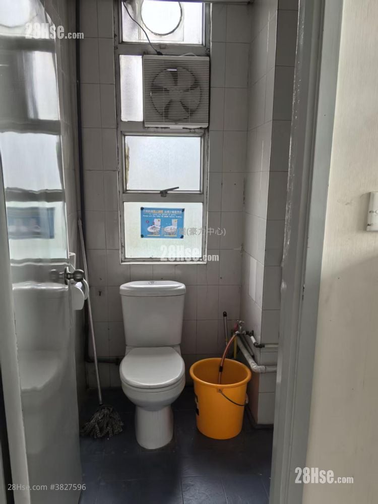 嘉力工业中心 租盘 2 房 , 1 厕所 724 平方尺