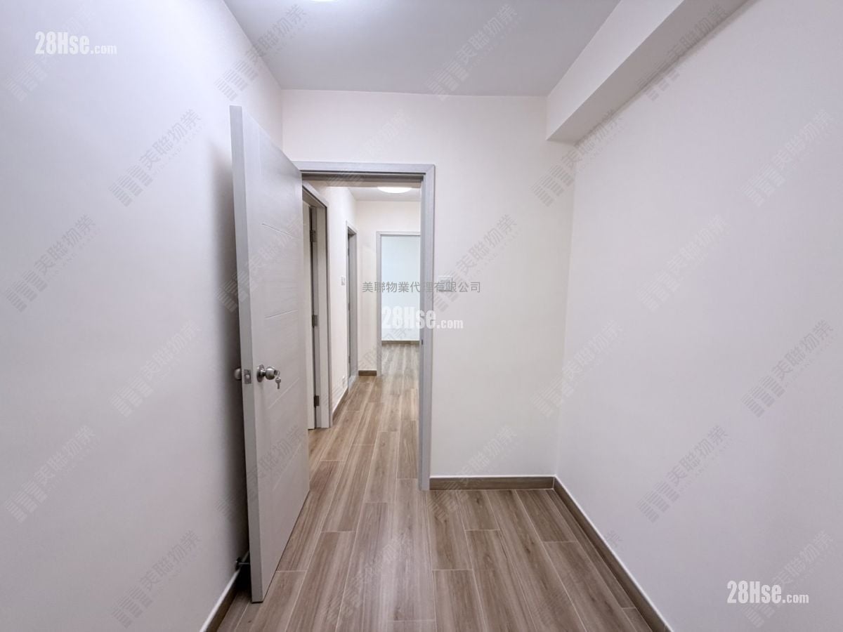 Osmanthus Court Sell 3 Bedrooms 1,039 ft²