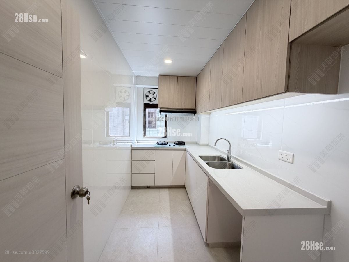 Osmanthus Court Sell 3 Bedrooms 1,039 ft²