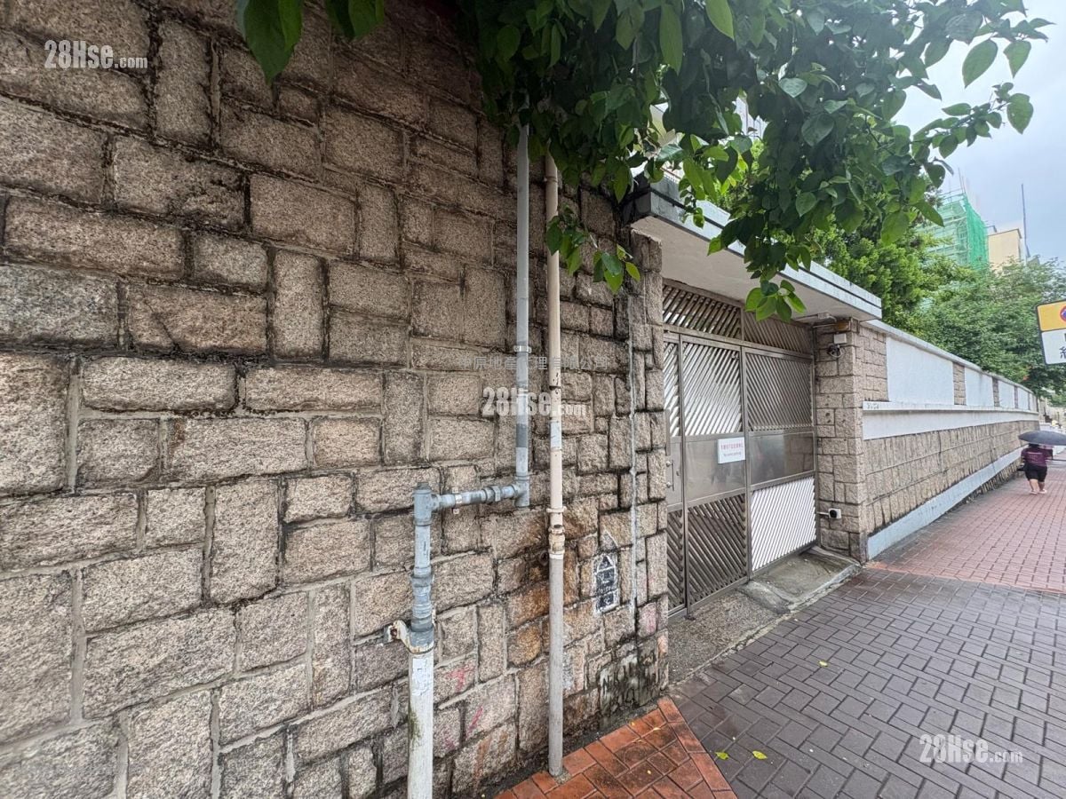 14 Lancashire Road Sell 3 Bedrooms 1,098 ft²