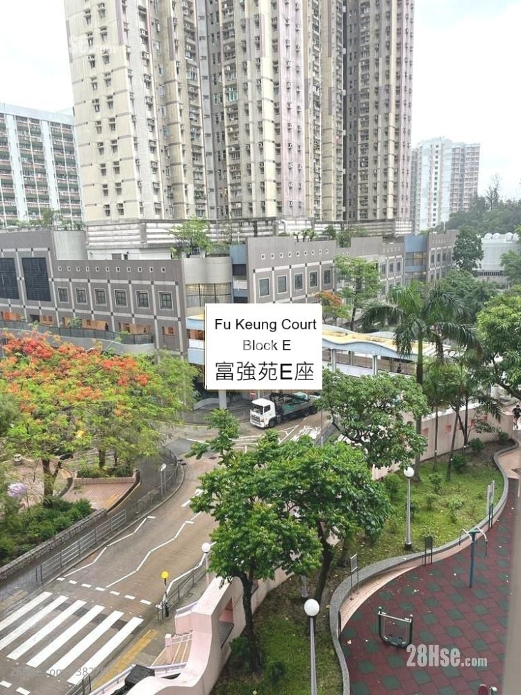 Fu Keung Court Sell 2 Bedrooms , 1 Bathroom 577 ft²