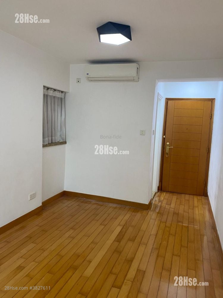 Queen's Terrace Rental 322 ft²