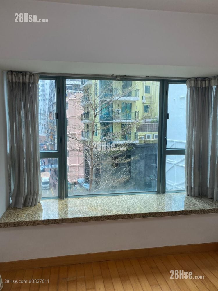 Queen's Terrace Rental 322 ft²