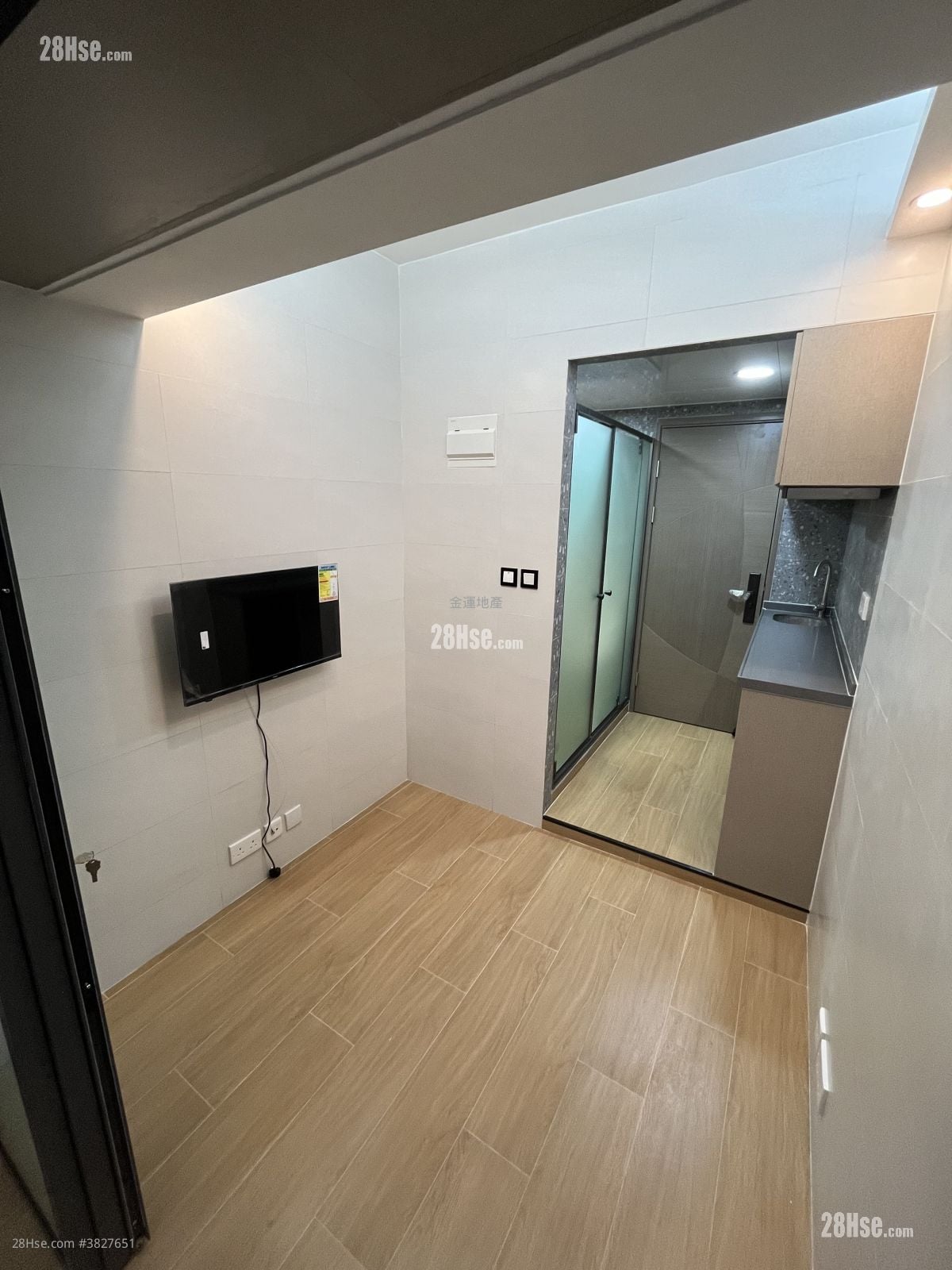 Tung Lok Mansion Rental 180 ft²