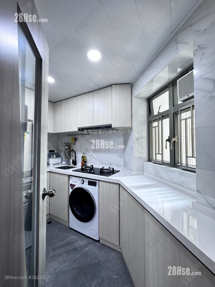 Tseung Kwan O Plaza Sell 2 Bedrooms , 1 Bathroom 417 ft²