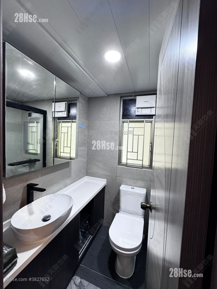 Tseung Kwan O Plaza Sell 2 Bedrooms , 1 Bathroom 417 ft²
