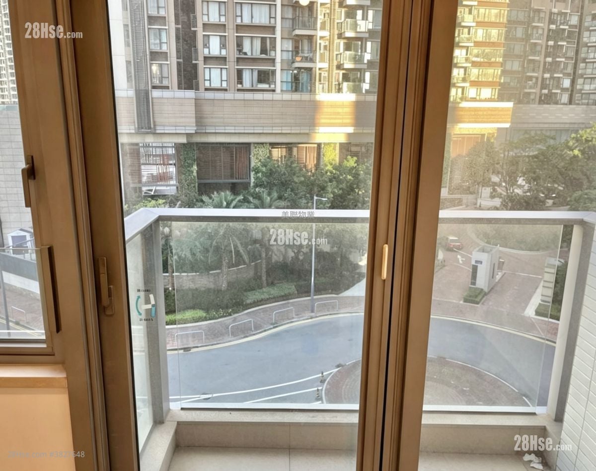 Century Link Sell 1 Bedroom 379 ft²