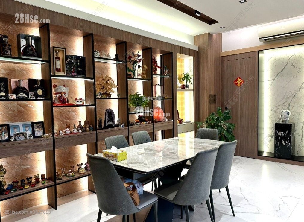 厅: 迎海 售盘 4 房 , 3 浴室 1,453 平方尺