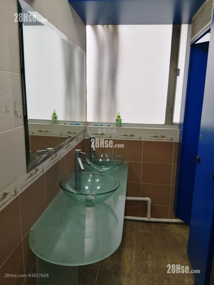 金龙工业中心 租盘 2 房 , 3 厕所