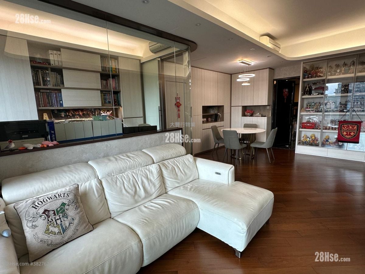 Ultima Sell 3 Bedrooms , 2 Bathrooms 1,237 ft²