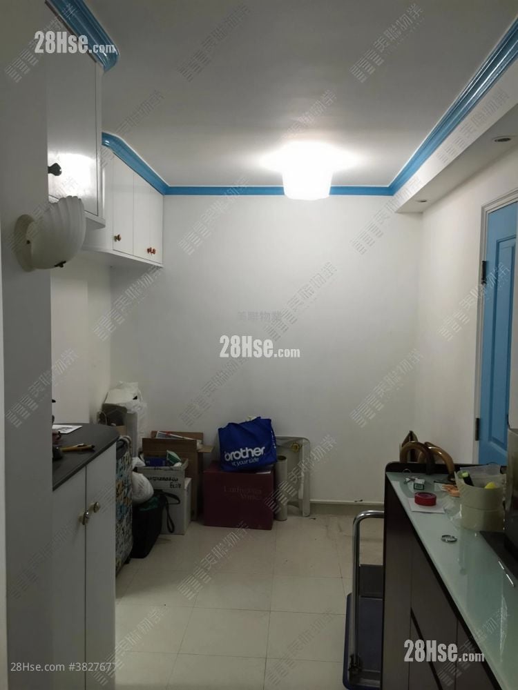 Lung Poon Court Sell 2 Bedrooms 383 ft²