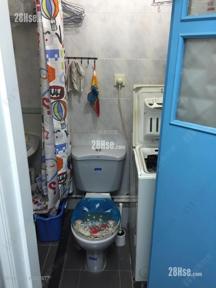 Lung Poon Court Sell 2 Bedrooms 383 ft²