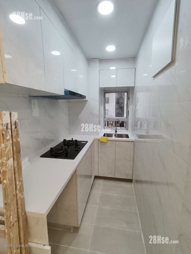 金碧大廈 租盤 3 房 , 1 浴室 446 平方呎