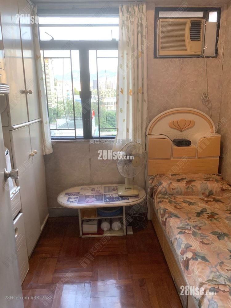 Fairview Garden Sell 3 Bedrooms , 1 Bathroom 616 ft²