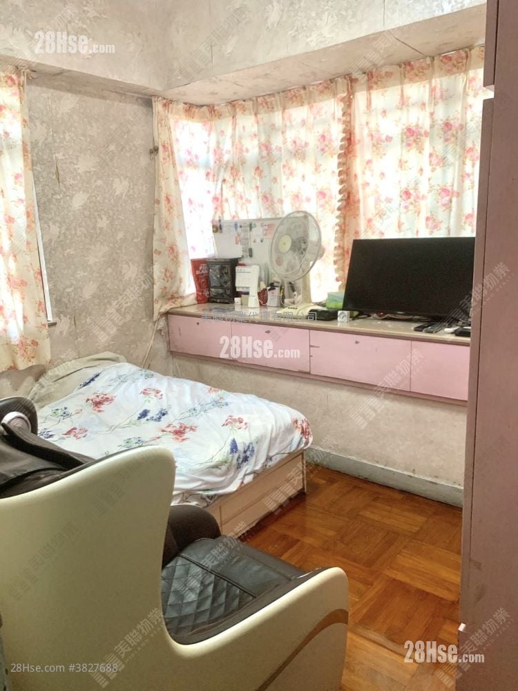 Fairview Garden Sell 3 Bedrooms , 1 Bathroom 616 ft²