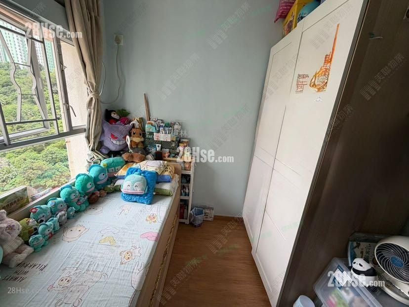 Yau Chui Court Sell 3 Bedrooms , 1 Bathroom