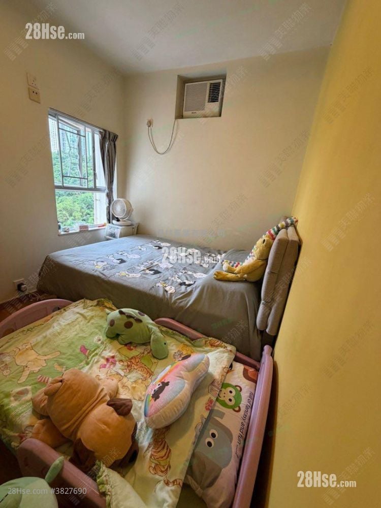 Yau Chui Court Sell 3 Bedrooms , 1 Bathroom