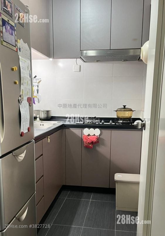 The Pinnacle Sell 3 Bedrooms , 2 Bathrooms 564 ft²