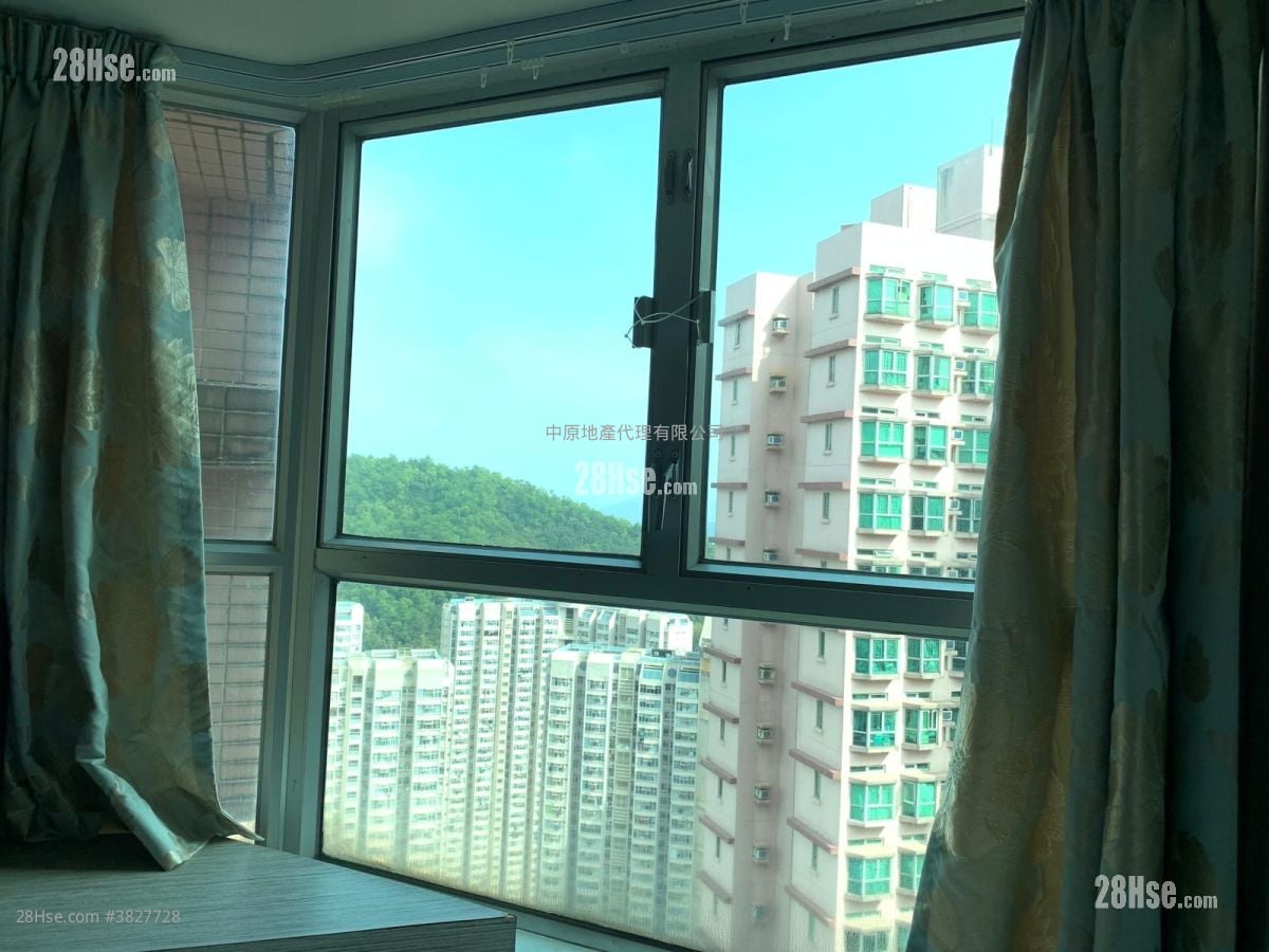 The Pinnacle Sell 3 Bedrooms , 2 Bathrooms 564 ft²