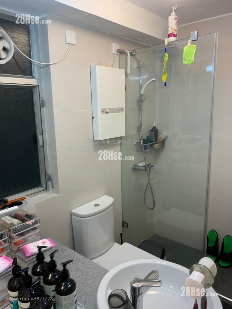 The Pinnacle Sell 3 Bedrooms , 2 Bathrooms 564 ft²