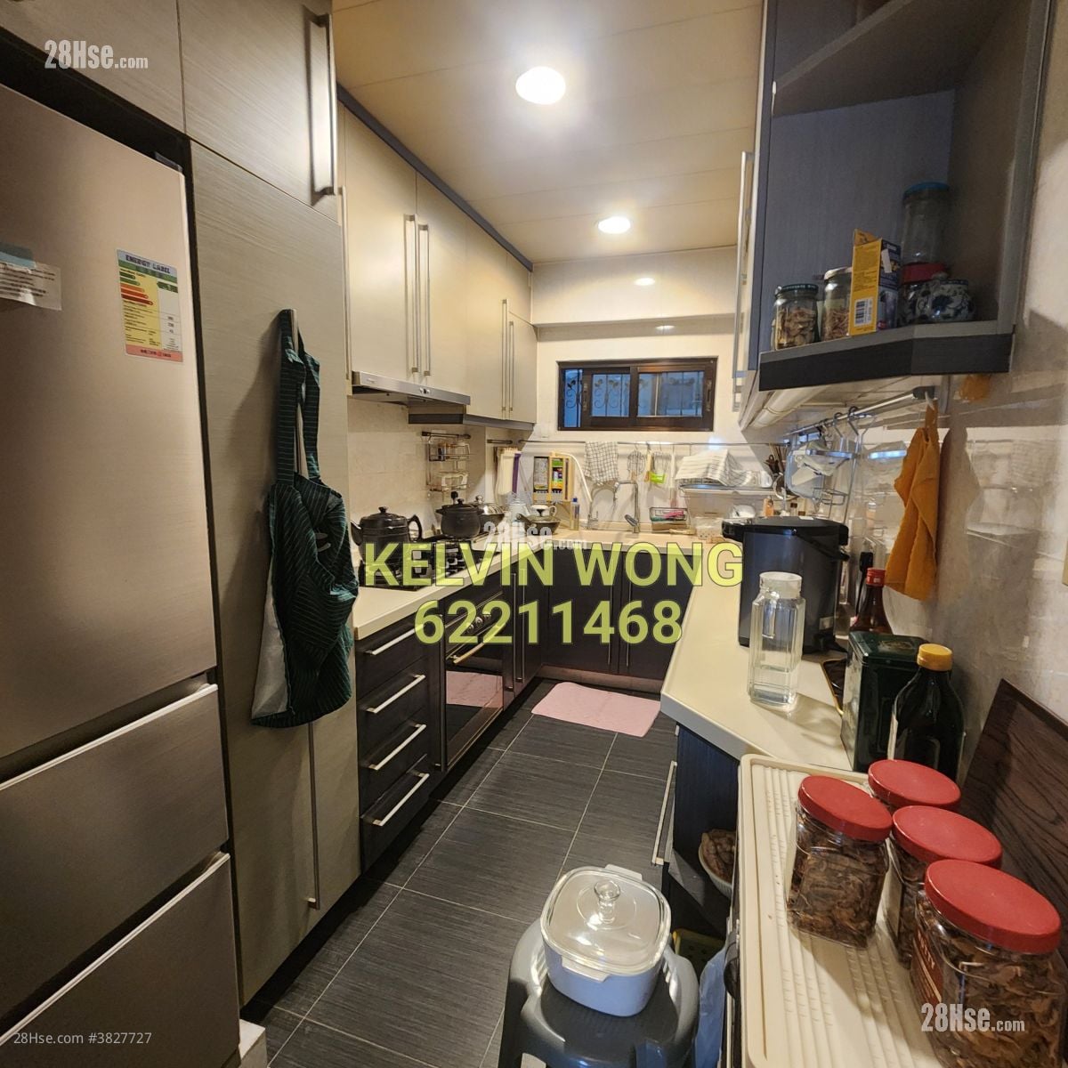 Majestic House Sell 4 Bedrooms , 3 Bathrooms 1,255 ft²