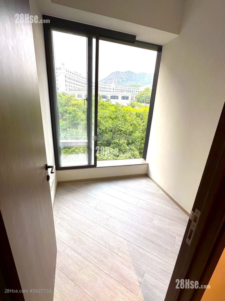 The Royale Sell 2 Bedrooms , 1 Bathroom 392 ft²