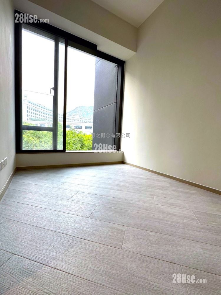 The Royale Sell 2 Bedrooms , 1 Bathroom 392 ft²