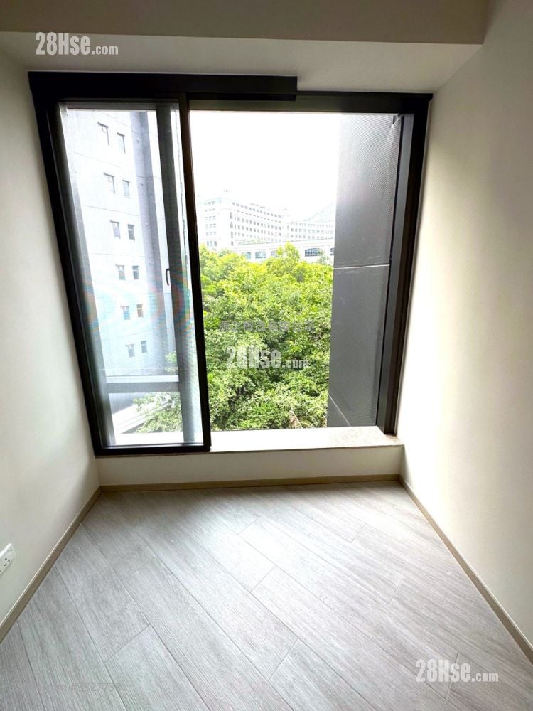 The Royale Sell 2 Bedrooms , 1 Bathroom 392 ft²