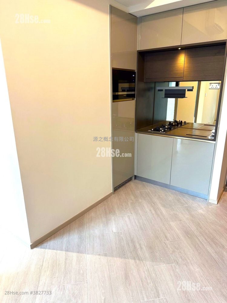 The Royale Sell 2 Bedrooms , 1 Bathroom 392 ft²