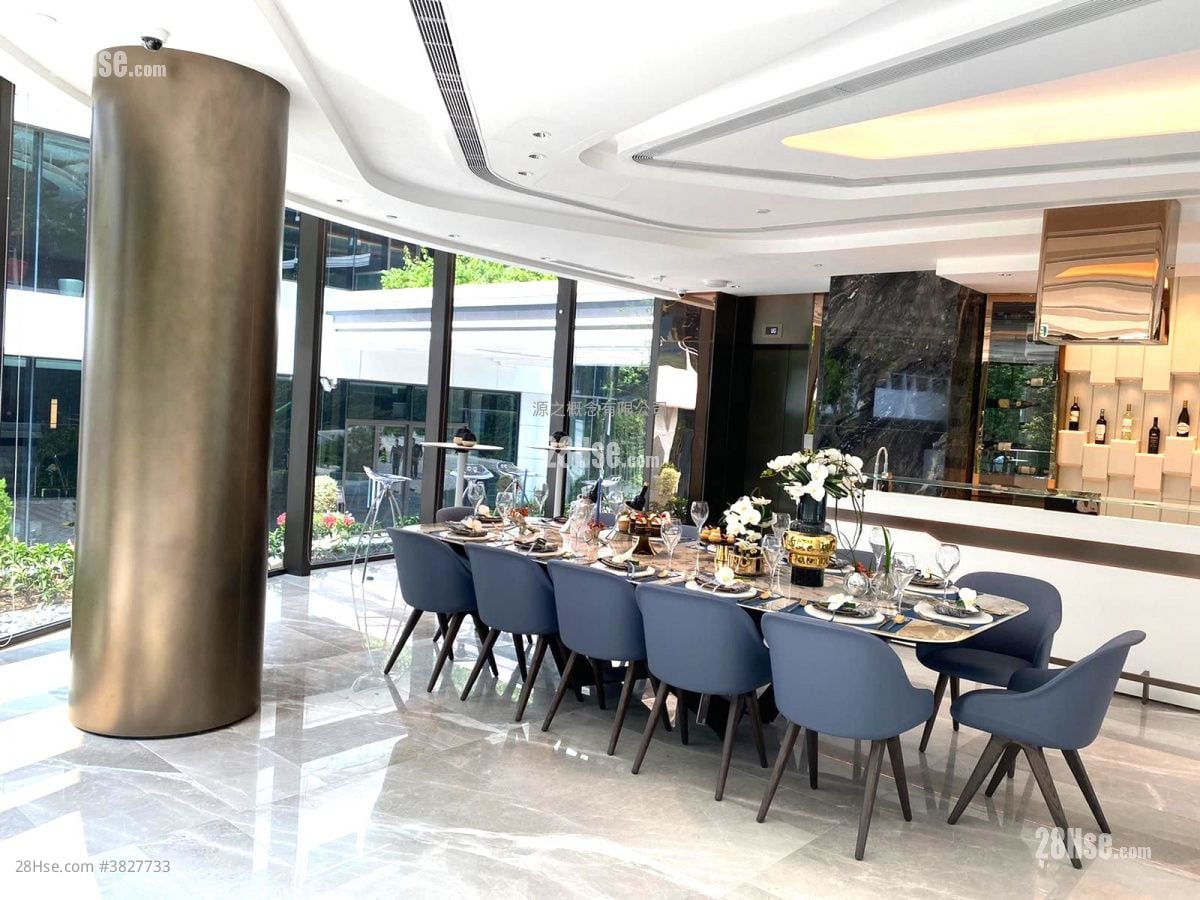 The Royale Sell 2 Bedrooms , 1 Bathroom 392 ft²