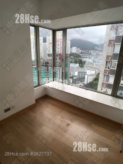 Sevilla Crest Sell 2 Bedrooms , 1 Bathroom 427 ft²