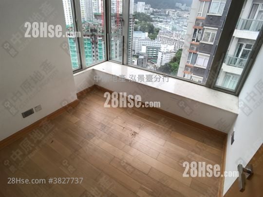 Sevilla Crest Sell 2 Bedrooms , 1 Bathroom 427 ft²