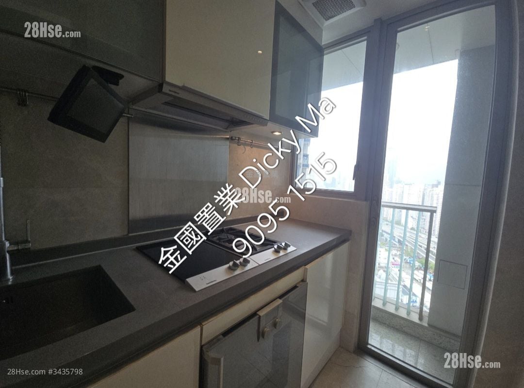 The Coronation Rental 2 Bedrooms , 1 Bathroom 513 ft²