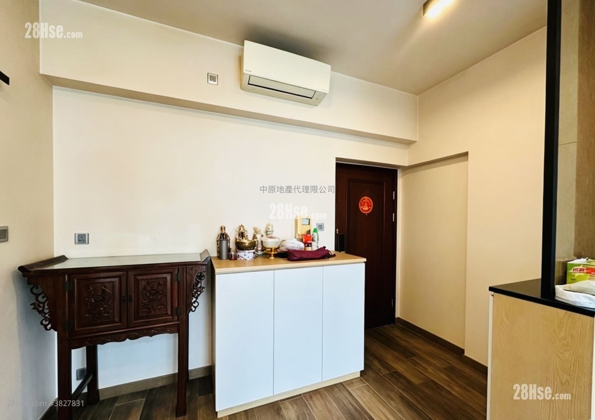 living room: The Palazzo Sell 2 Bedrooms , 2 Bathrooms 912 ft²