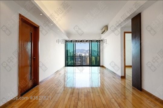 君颐峰 售盘 3 房 1,074 平方尺