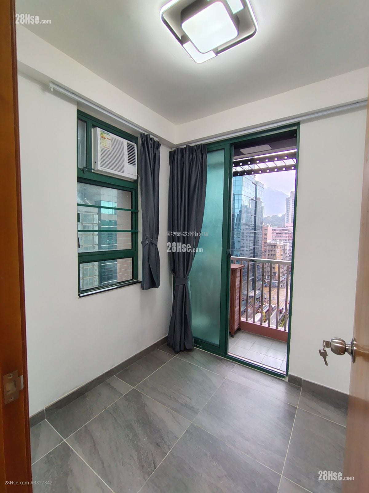 Milan Place Rental 2 Bedrooms , 1 Bathroom 315 ft²