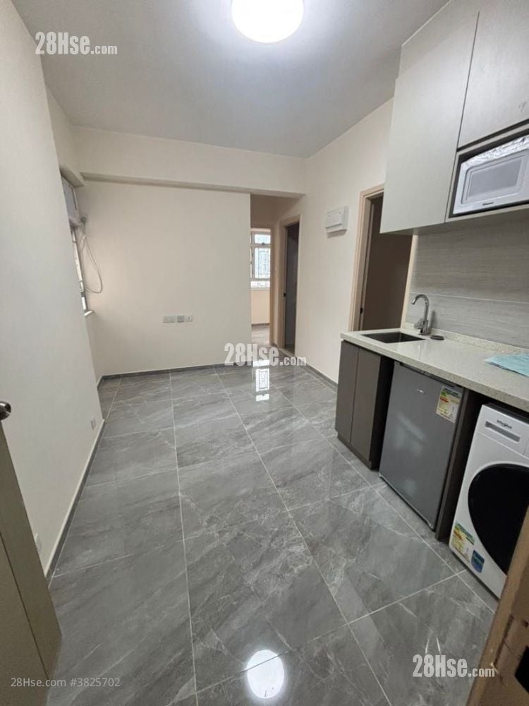 living room: 客廳和開放式廚房