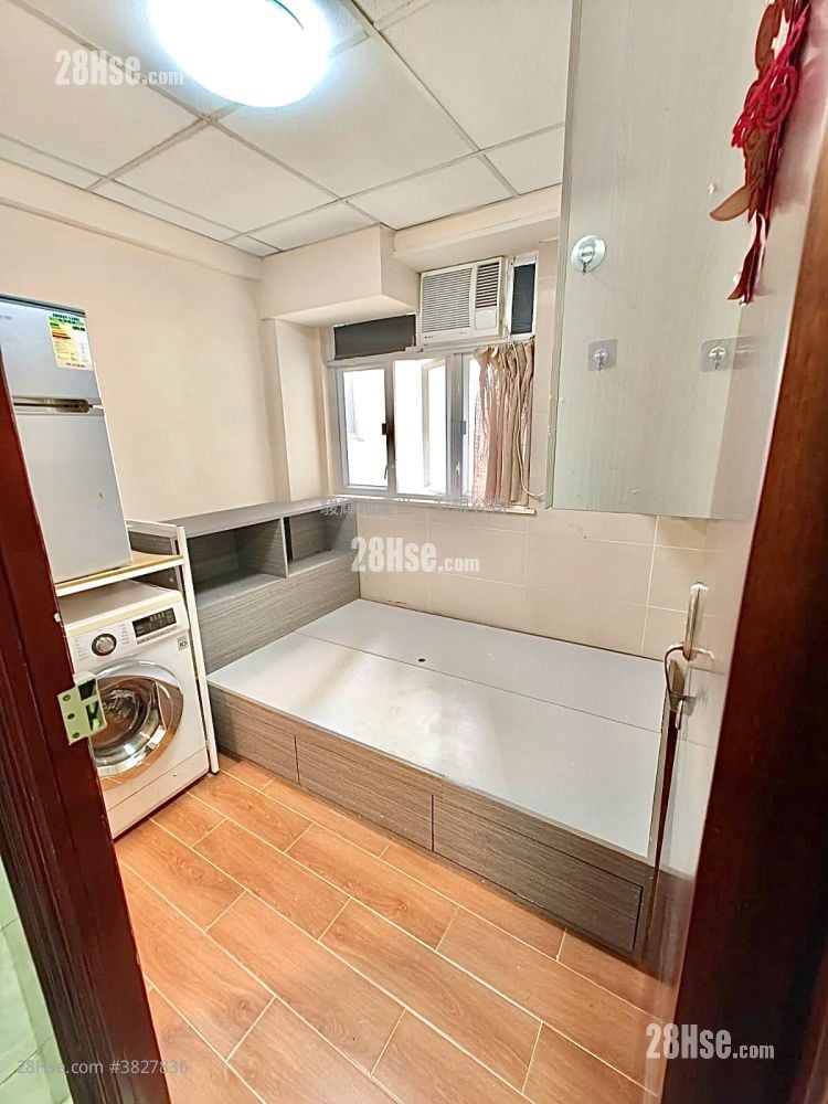 Toa Tak Building Rental Studio , 1 Bathroom 130 ft²