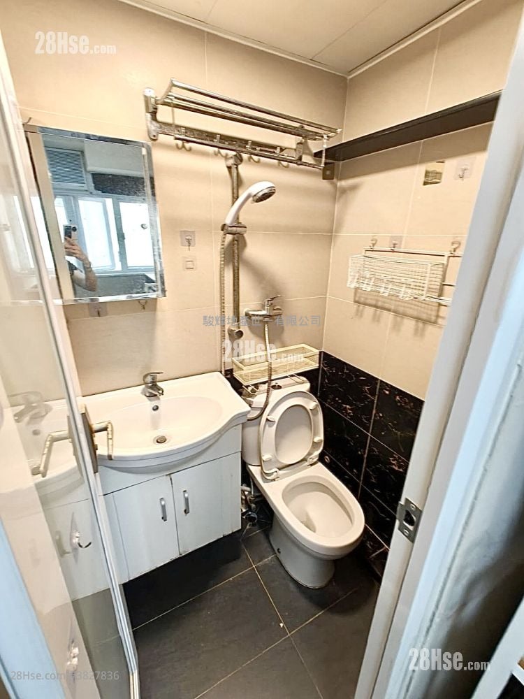 Toa Tak Building Rental Studio , 1 Bathroom 130 ft²