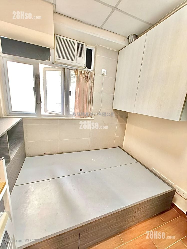 Toa Tak Building Rental Studio , 1 Bathroom 130 ft²