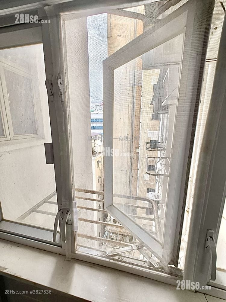 Toa Tak Building Rental Studio , 1 Bathroom 130 ft²